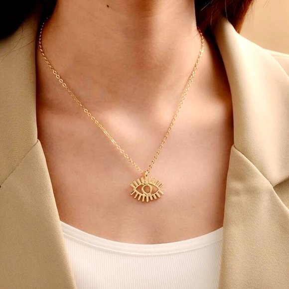 ❌RELISTED❌ The Protector Necklace NWT Gold Evil Eye Charm Pendant Necklace NEW - Picture 2 of 8